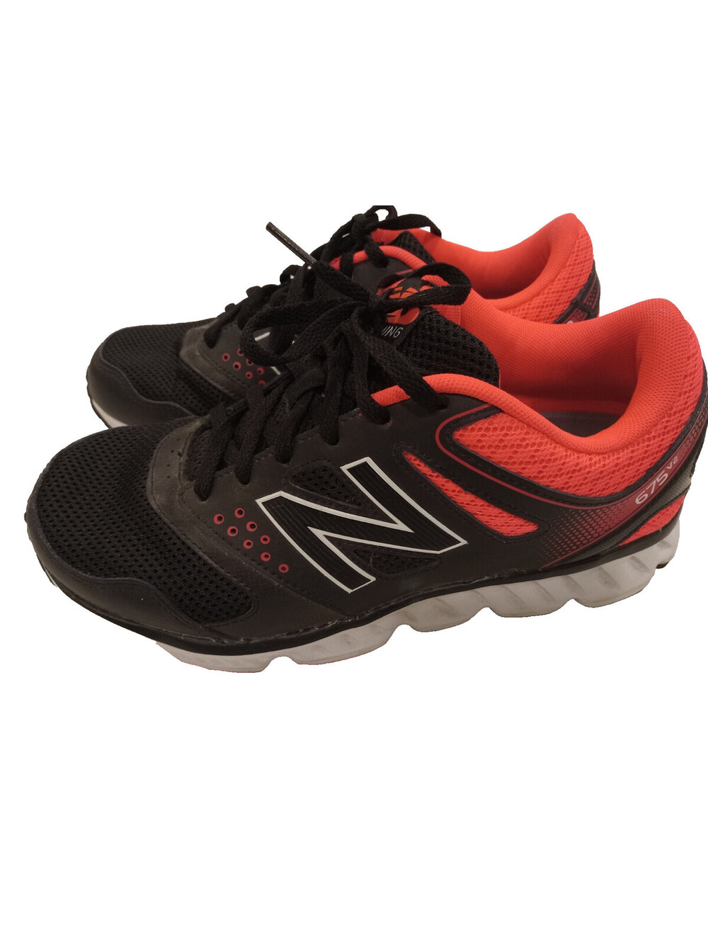 New Balance 675v2 Running Shoes Womens Size 9 Black Red Mesh Athletic Sneakers